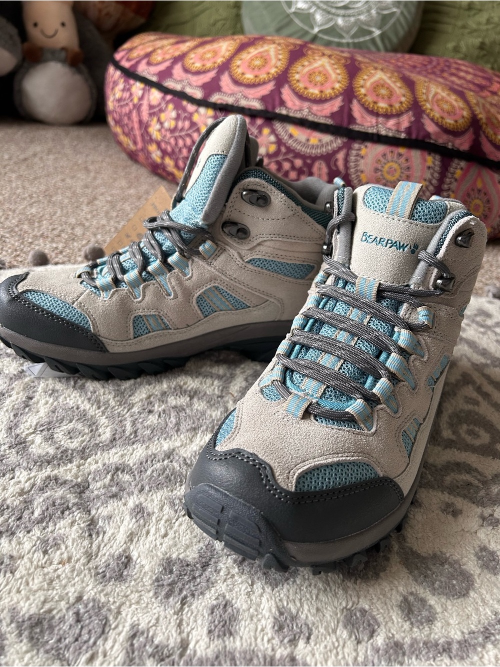 NWT Women’s hiking boots size 7